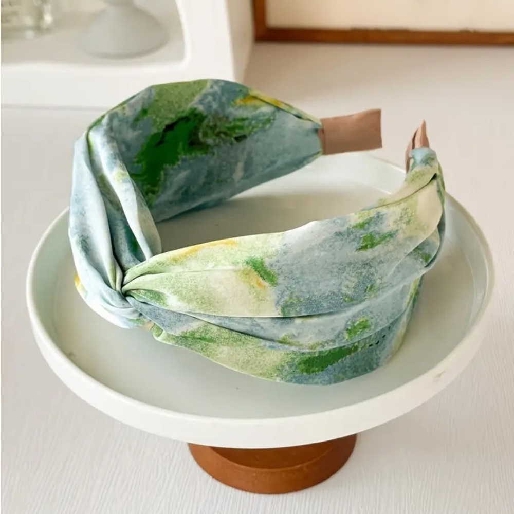 Green Elegant Monet-Inspired Cross Knot Satin Headband